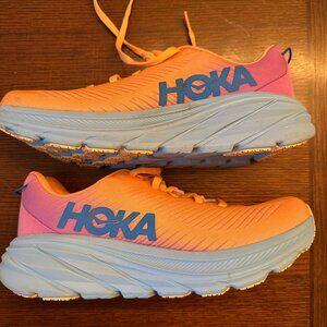 Hoka Rincon 3 - LIKE NEW! Size 8 D (wide)